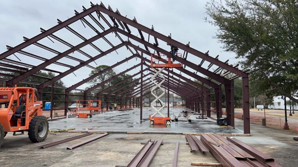 What Is the Impact of Weather on Steel Building Erection and How to Address It?